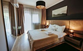 Charlotte Apartment - 2Bedrooms W Parking Near Nymphaea